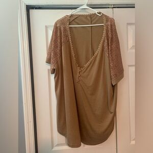 Women’s shirt short sleeve with shear arms with details